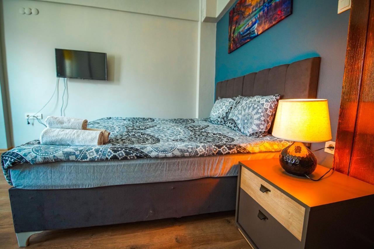 Apartament Yaghane *