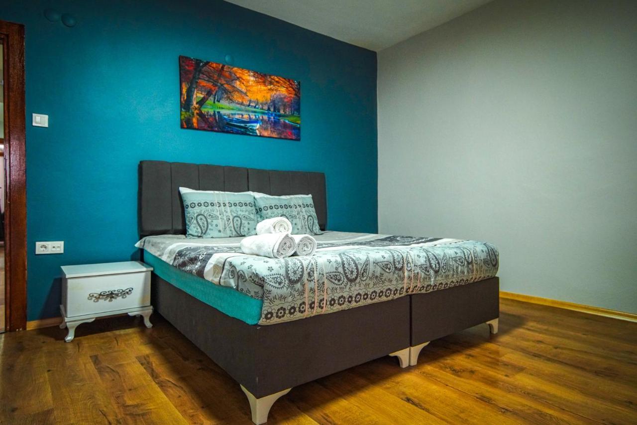Apartament Yaghane *